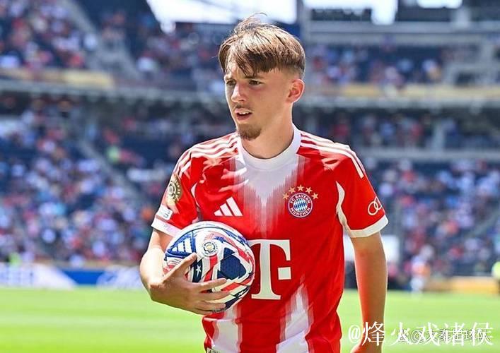 拜仁队史第一人，未满18岁的卡尔已在德甲直接参