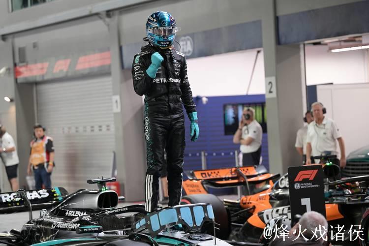 F1新加坡站排位赛：拉塞尔夺得杆位，维斯塔潘紧随其后